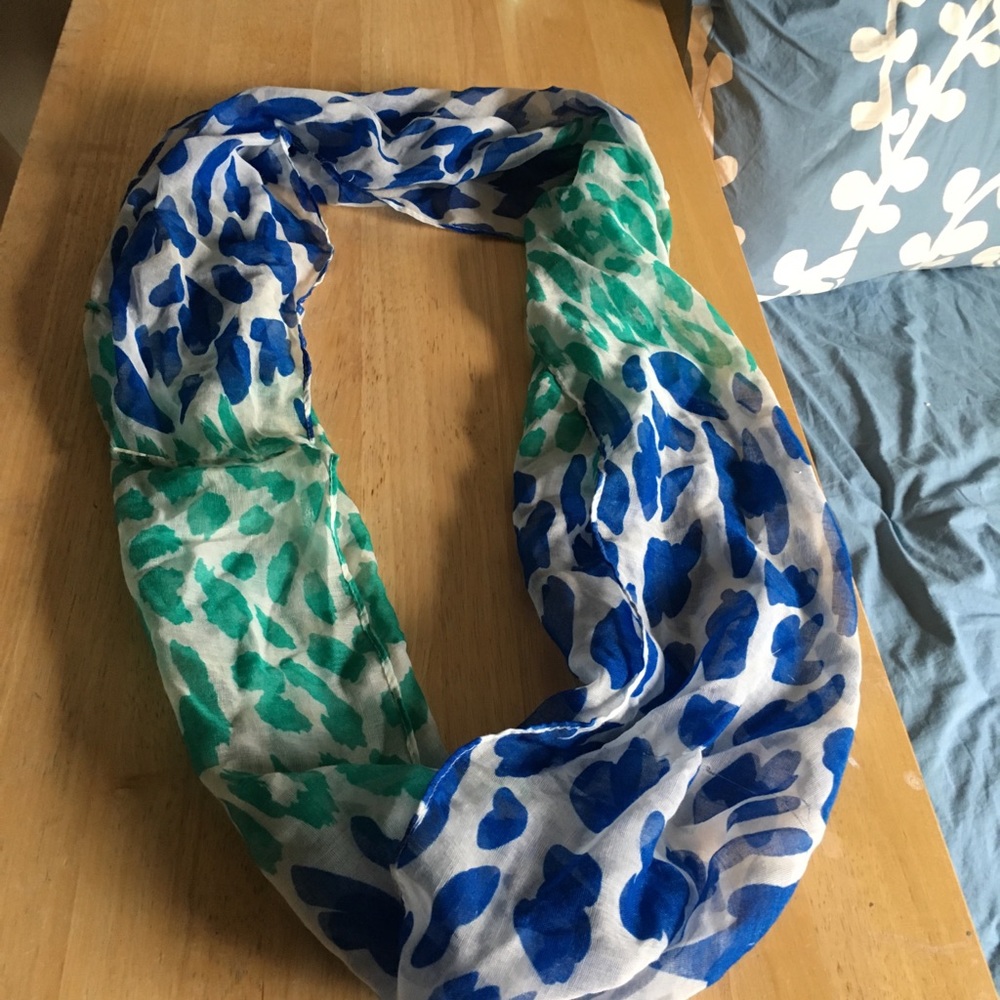 Blue infinity scarf